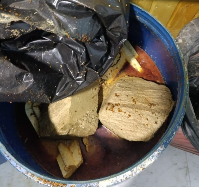 “Keşlə” bazarından balıq alanların nəzərinə - Yararsız məhsullar aşkarlandı (FOTOLAR)