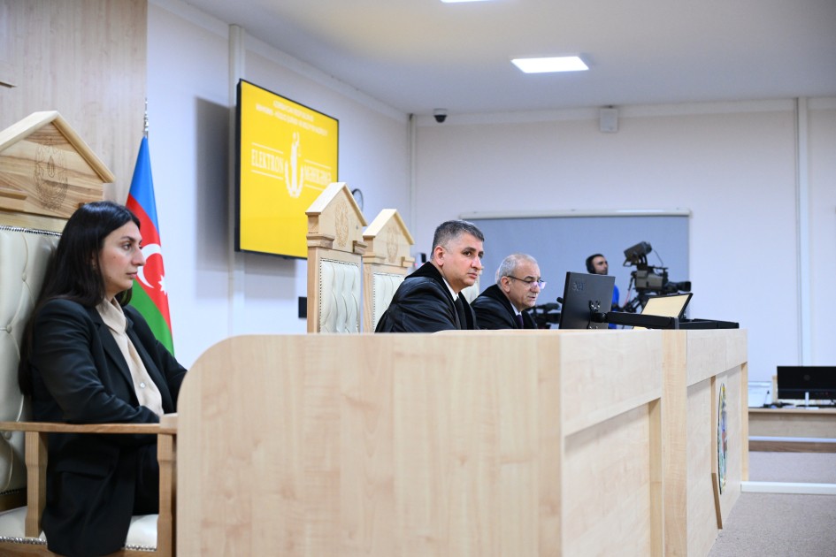 Zərərçəkmişlər erməni cinayətlərindən danışdı, Vardanyan dinlədi - FOTOLAR