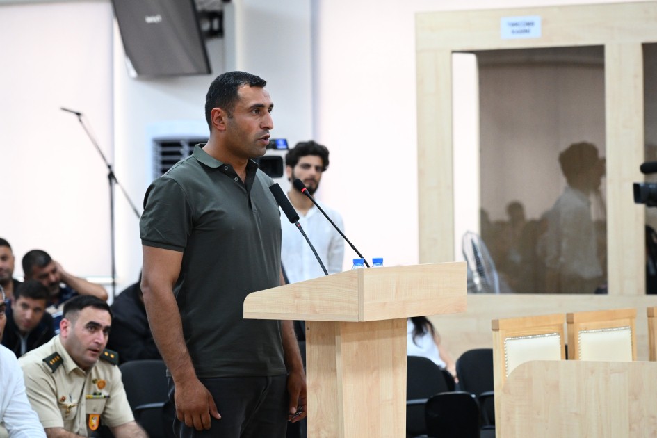 Zərərçəkmişlər erməni cinayətlərindən danışdı, Vardanyan dinlədi - FOTOLAR