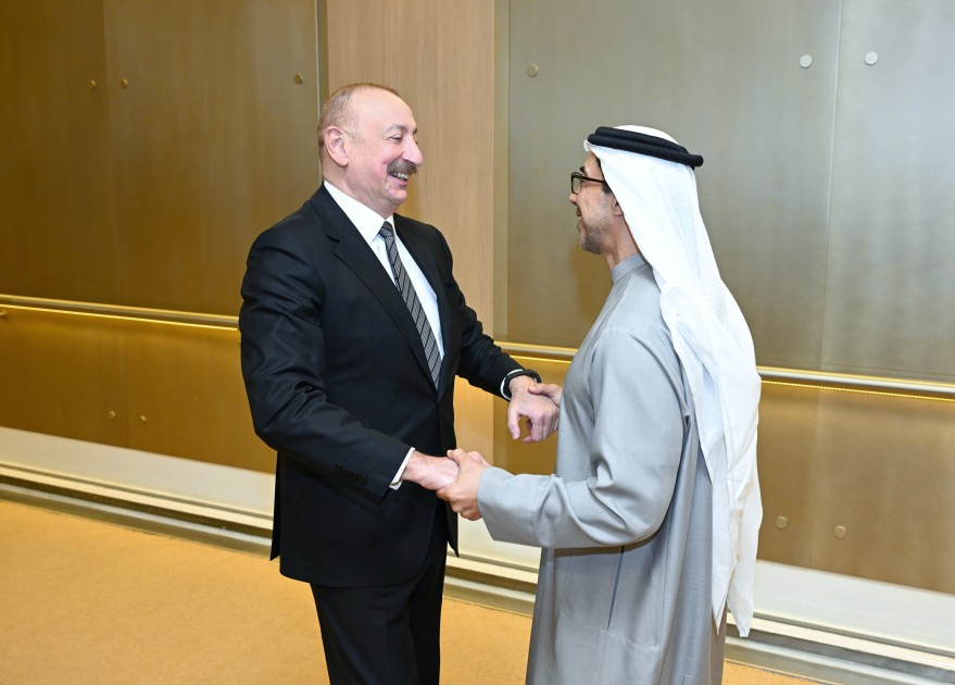 İlham Əliyev BƏƏ-yə səfər etdi - FOTOLAR