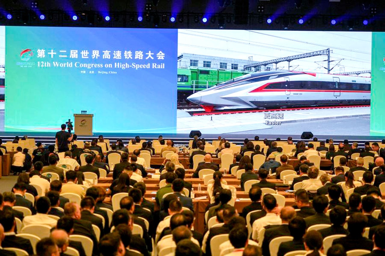 ADY “Çin Dəmir Yolları” ilə Anlaşma Memorandumu imzaladı - FOTOLAR