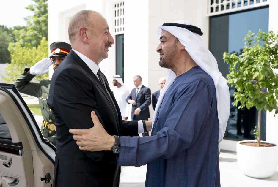 İlham Əliyev BƏƏ prezidenti ilə görüşdü - FOTOLAR