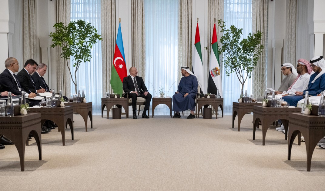 İlham Əliyev BƏƏ prezidenti ilə görüşdü - FOTOLAR