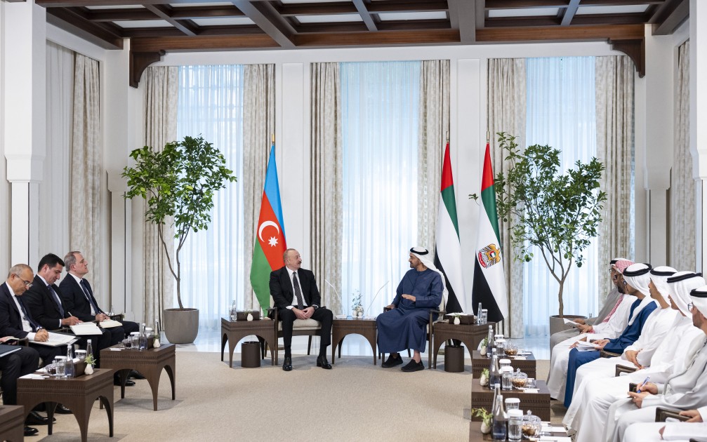 İlham Əliyev BƏƏ prezidenti ilə görüşdü - FOTOLAR