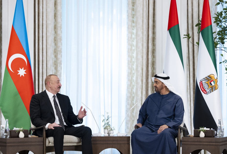 İlham Əliyev BƏƏ prezidenti ilə görüşdü - FOTOLAR