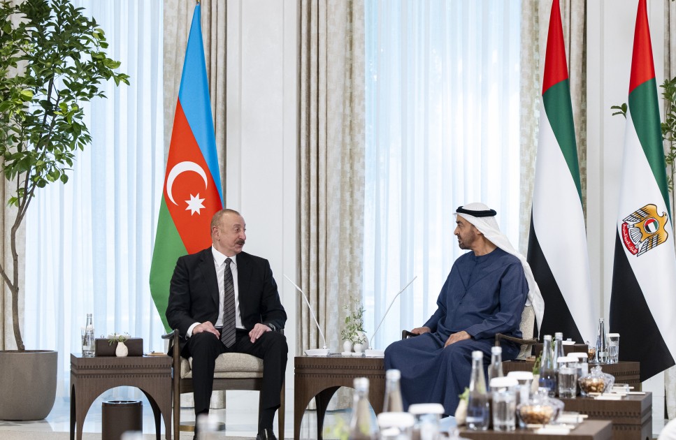 İlham Əliyev BƏƏ prezidenti ilə görüşdü - FOTOLAR