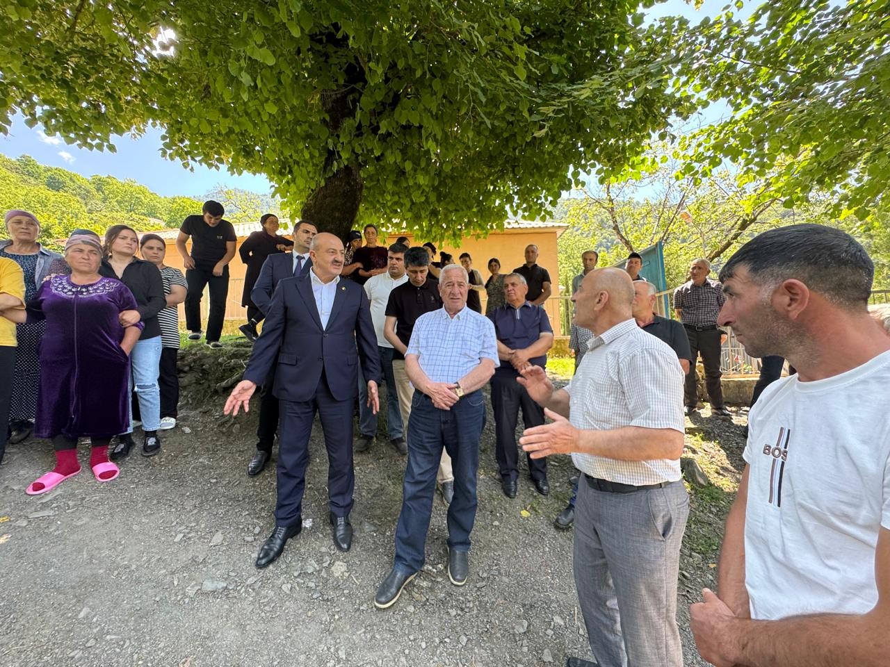 Asif Əsgərov Zaqatala sakinləri ilə görüşüb - Müraciətləri yerindəcə həll edildi (FOTOLAR)