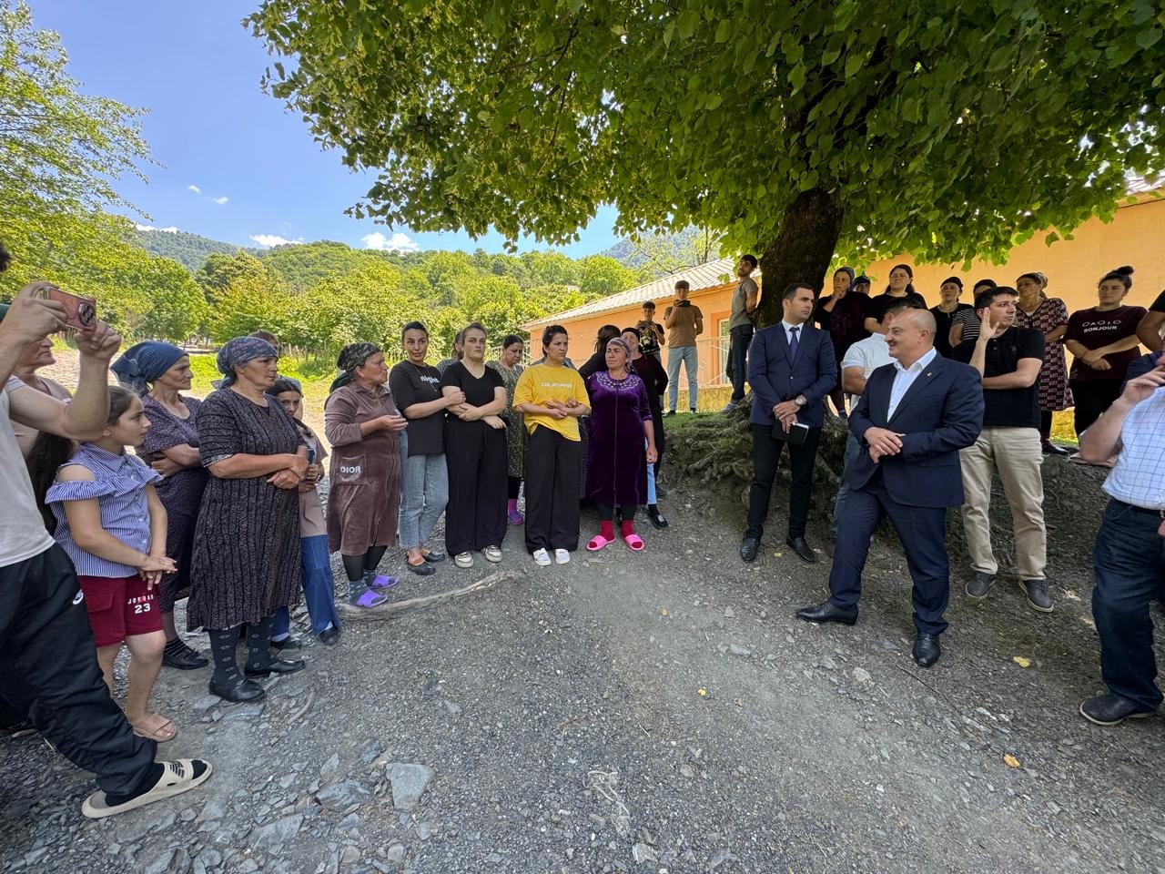 Asif Əsgərov Zaqatala sakinləri ilə görüşüb - Müraciətləri yerindəcə həll edildi (FOTOLAR)