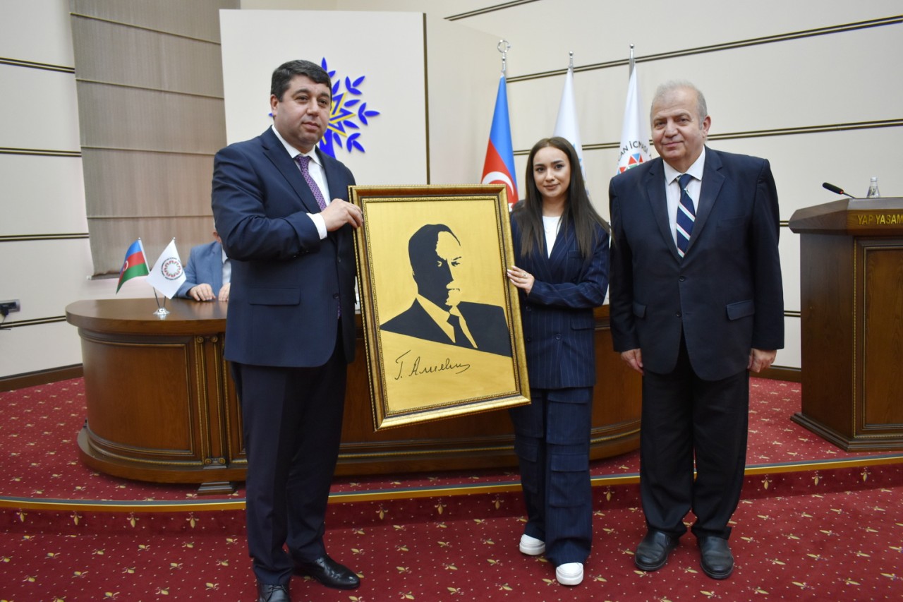 Yasamalda Ulu Öndərin ilk siyasi hakimiyyətə gəlişi qeyd olundu - FOTOLAR