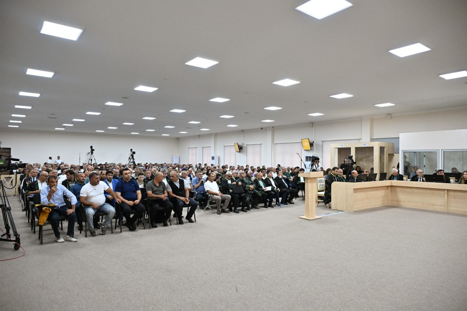 "Atamın və qardaşlarımın başlarını kəsiblər, meyitləri tapılmayıb" - MƏHKƏMƏ (FOTOLAR)