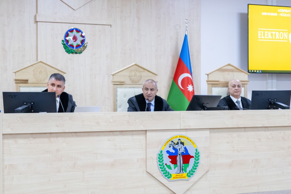 "Atamın və qardaşlarımın başlarını kəsiblər, meyitləri tapılmayıb" - MƏHKƏMƏ (FOTOLAR)