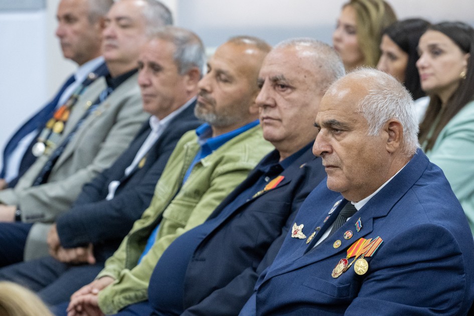 "Atamın və qardaşlarımın başlarını kəsiblər, meyitləri tapılmayıb" - MƏHKƏMƏ (FOTOLAR)