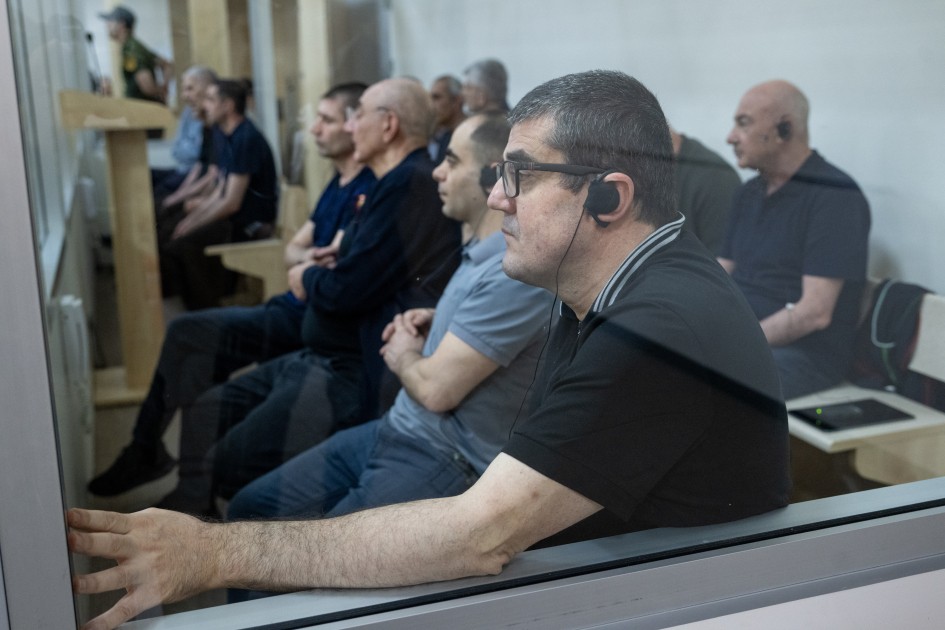 "Atamın və qardaşlarımın başlarını kəsiblər, meyitləri tapılmayıb" - MƏHKƏMƏ (FOTOLAR)