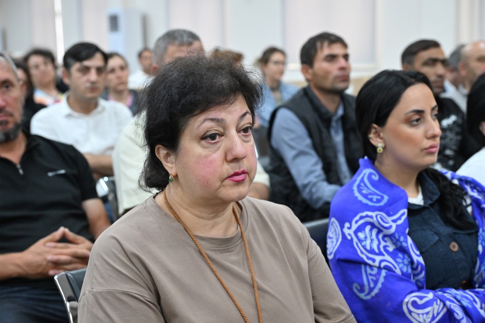 "Atamın və qardaşlarımın başlarını kəsiblər, meyitləri tapılmayıb" - MƏHKƏMƏ (FOTOLAR)