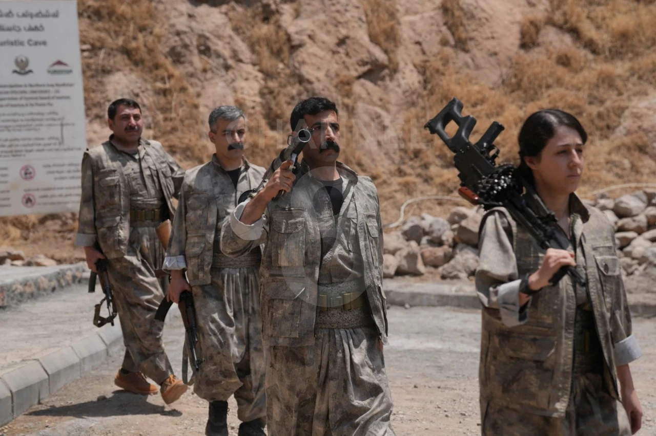 PKK-çılar silahlarını yandırırlar - FOTOLAR (YENİLƏNİB)