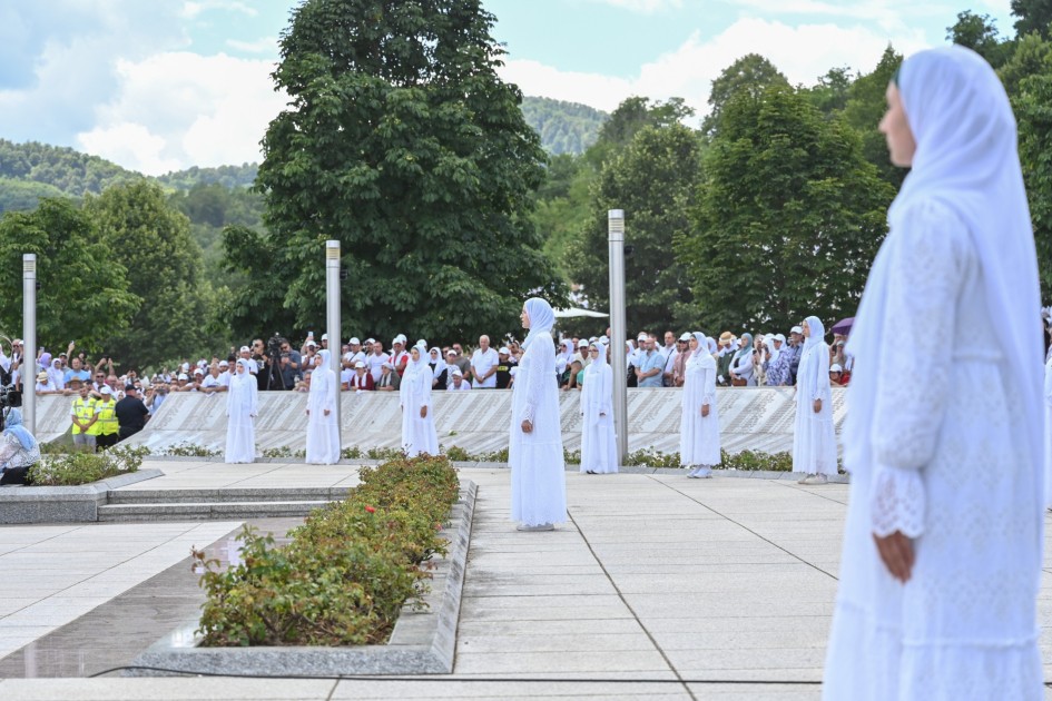 Sahibə Qafarova Srebrenitsa qurbanlarını yad etdi - FOTOLAR