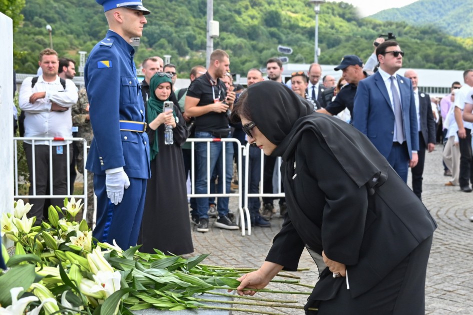 Sahibə Qafarova Srebrenitsa qurbanlarını yad etdi - FOTOLAR