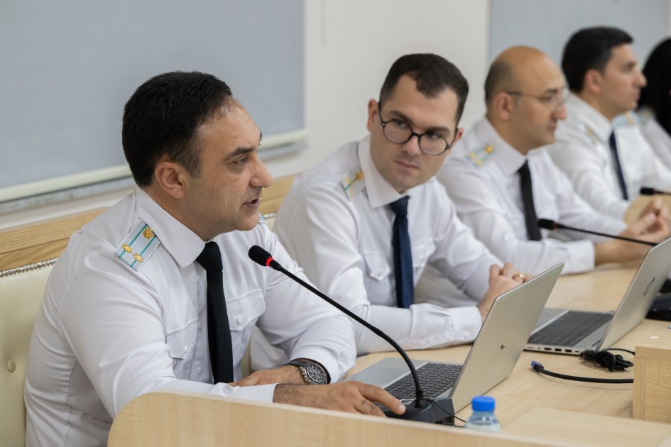 Girovluqda dünyaya gətirdiyi körpəsini ona qaytaran qadını məhkəmədə tanıdı (FOTOLAR)