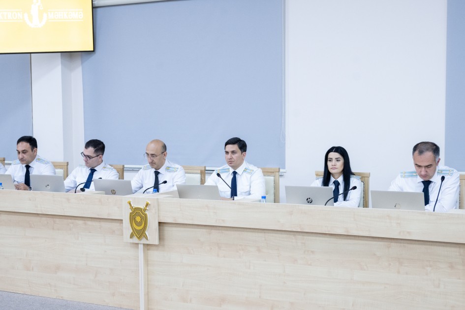 Girovluqda dünyaya gətirdiyi körpəsini ona qaytaran qadını məhkəmədə tanıdı (FOTOLAR)