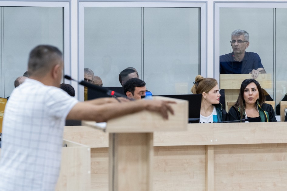 Girovluqda dünyaya gətirdiyi körpəsini ona qaytaran qadını məhkəmədə tanıdı (FOTOLAR)