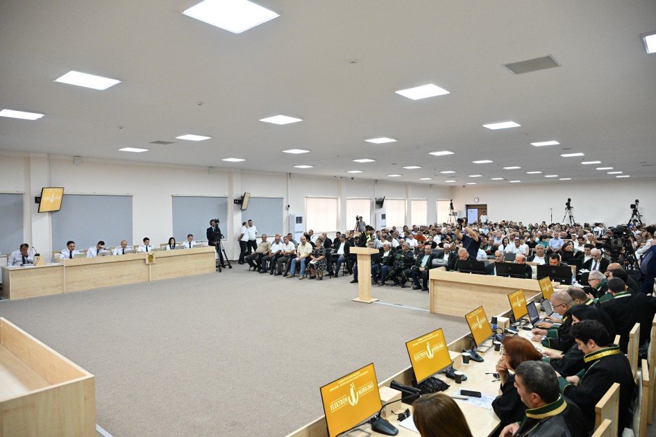 Girovluqda dünyaya gətirdiyi körpəsini ona qaytaran qadını məhkəmədə tanıdı (FOTOLAR)