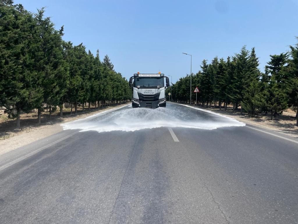 Bu gün Bakının 549 küçəsi yuyulub - FOTOLAR