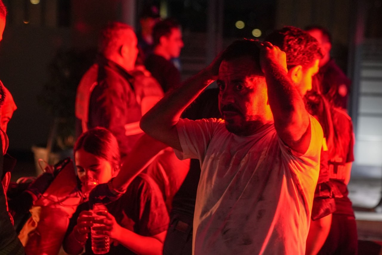 Türkiyədə yaşayış binası yandı, ölənlər var - FOTOLAR