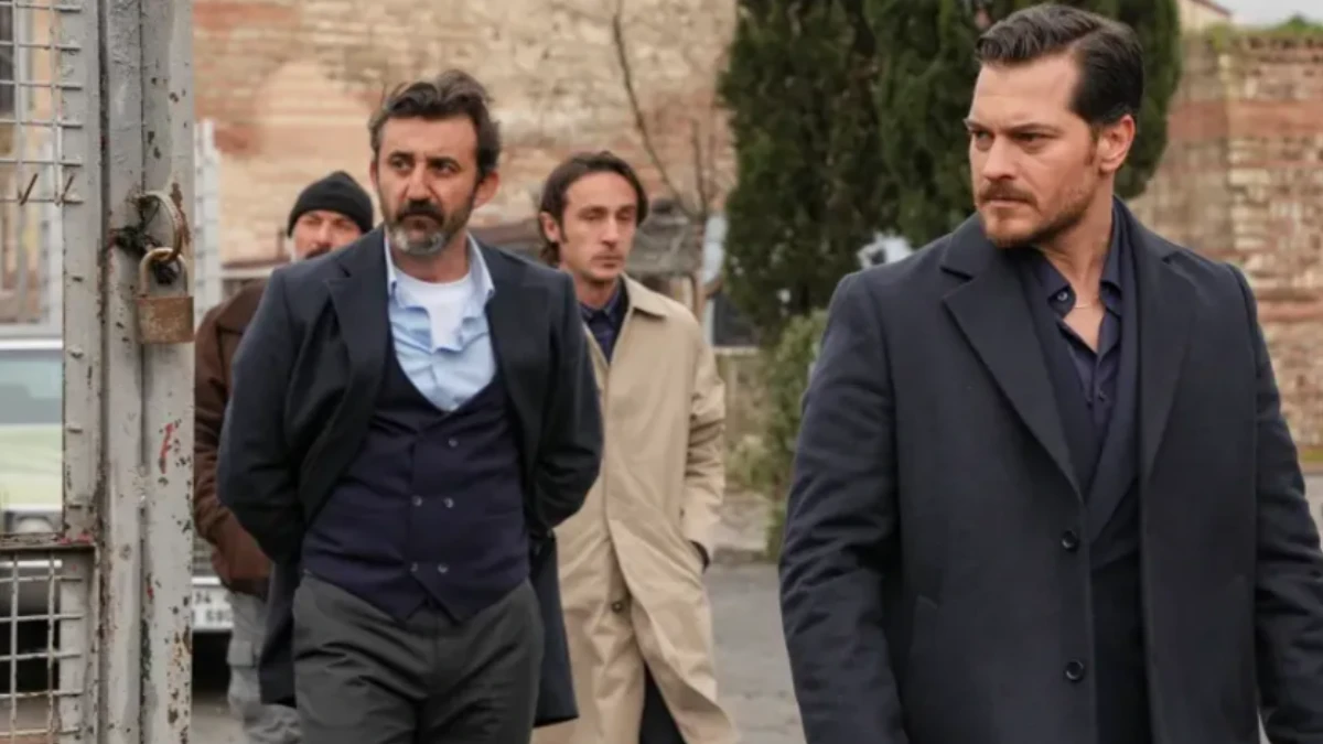 “Eşref Rüya” plagiatlıqda ittiham olunur - FOTOLAR