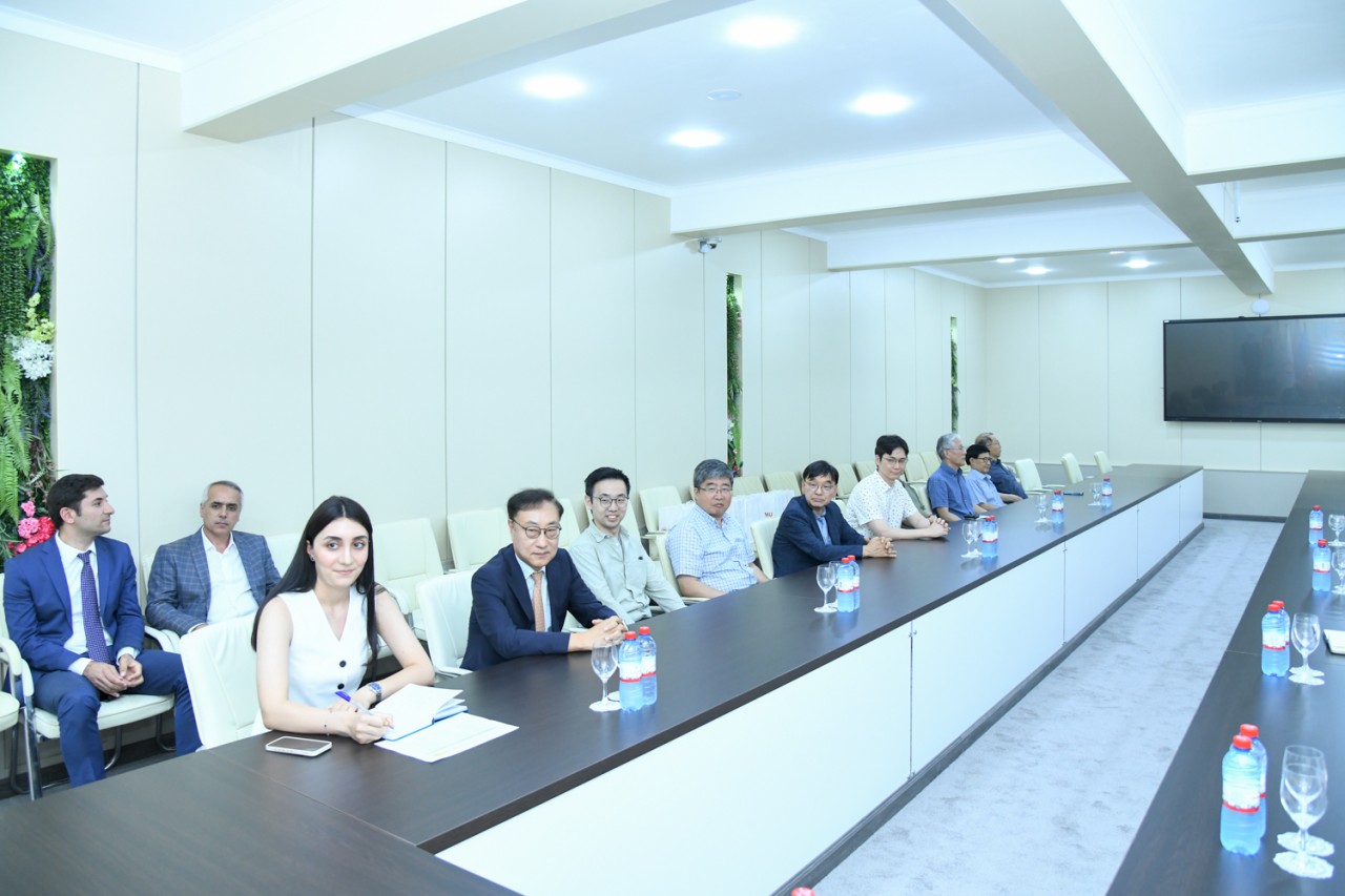 BMU-da koreyalı müəllimlərlə görüş olub - FOTOLAR