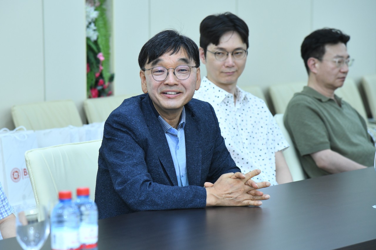 BMU-da koreyalı müəllimlərlə görüş olub - FOTOLAR