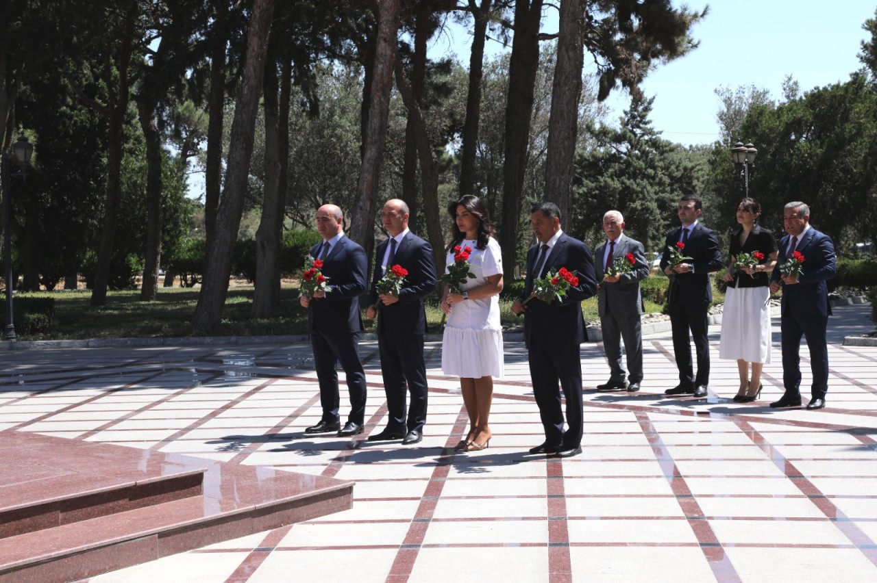 Suraxanıda “Qərbi Azərbaycan irsi” kitabının I cildinin təqdimatı oldu - FOTOLAR