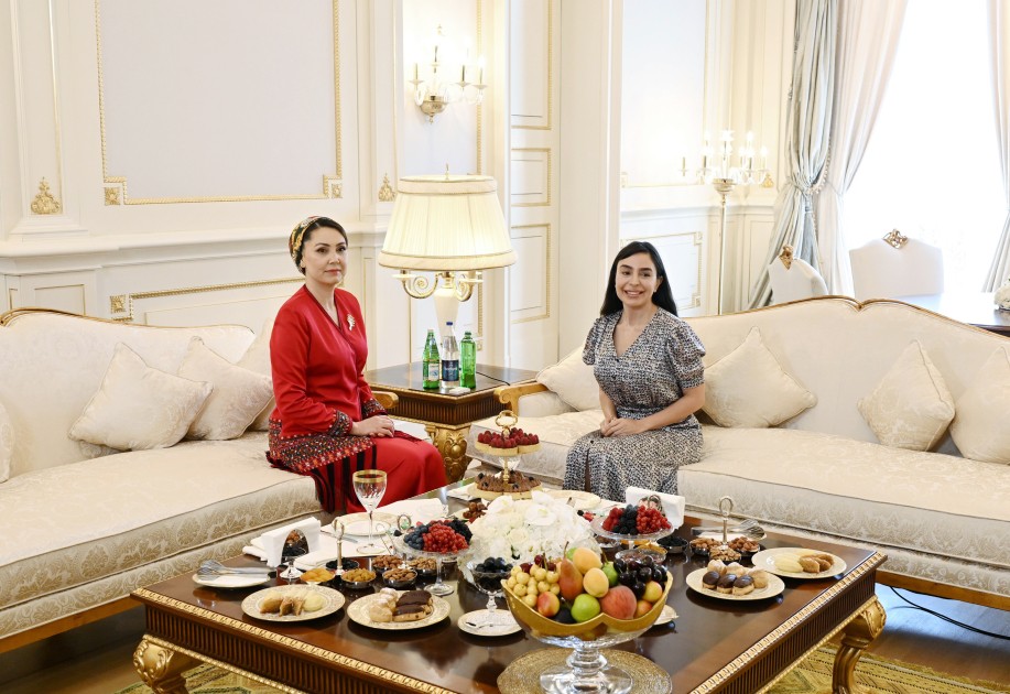 Leyla Əliyeva Oquldjaxan Atabayeva ilə görüşüb - FOTOLAR