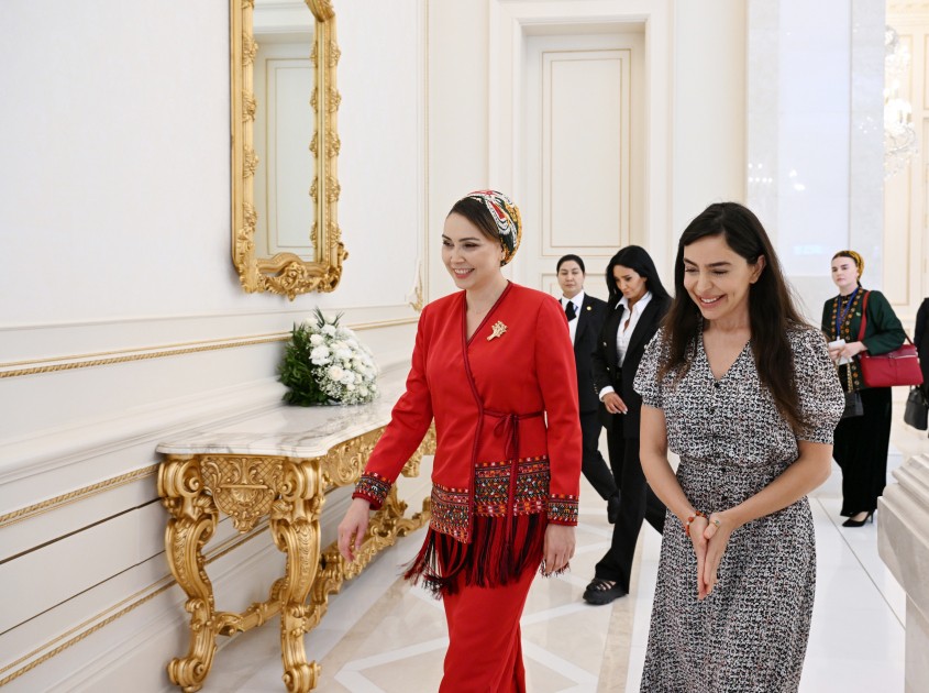 Leyla Əliyeva Oquldjaxan Atabayeva ilə görüşüb - FOTOLAR