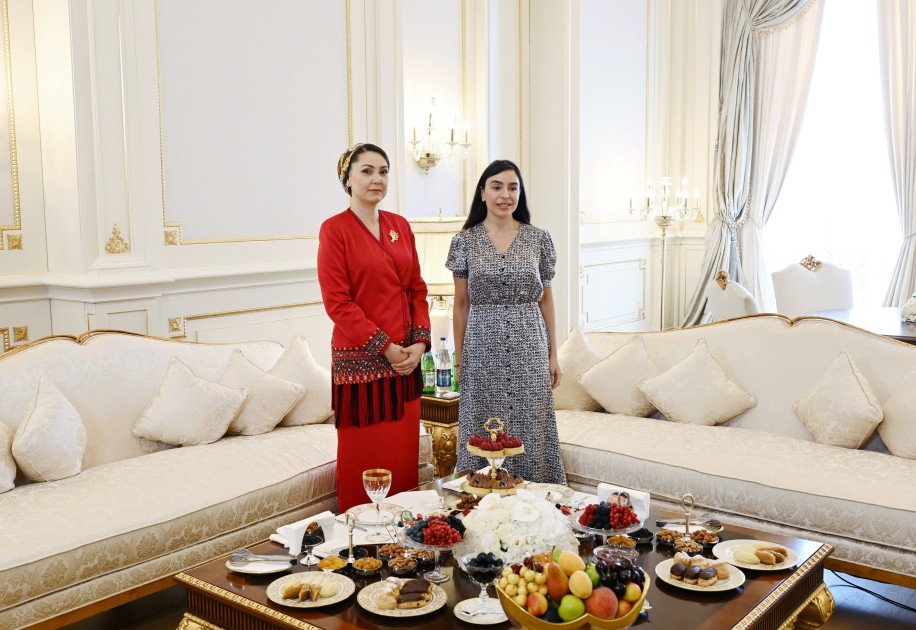 Leyla Əliyeva Oquldjaxan Atabayeva ilə görüşüb - FOTOLAR