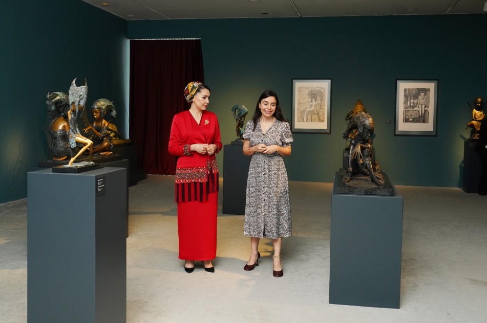 Oquldjaxan Atabayeva Heydər Əliyev Mərkəzində olub - FOTOLAR