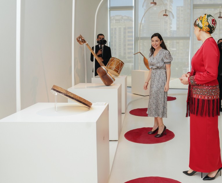 Oquldjaxan Atabayeva Heydər Əliyev Mərkəzində olub - FOTOLAR