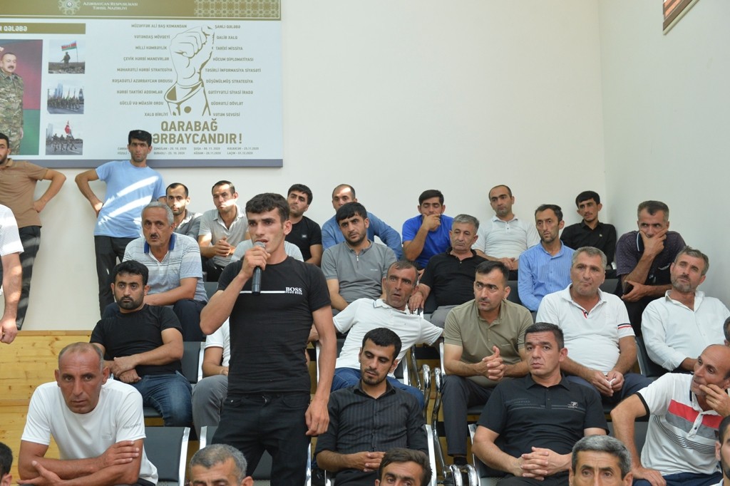 Taleh Qaraşov kənd sakinlərinin problemlərini dinlədi - FOTOLAR