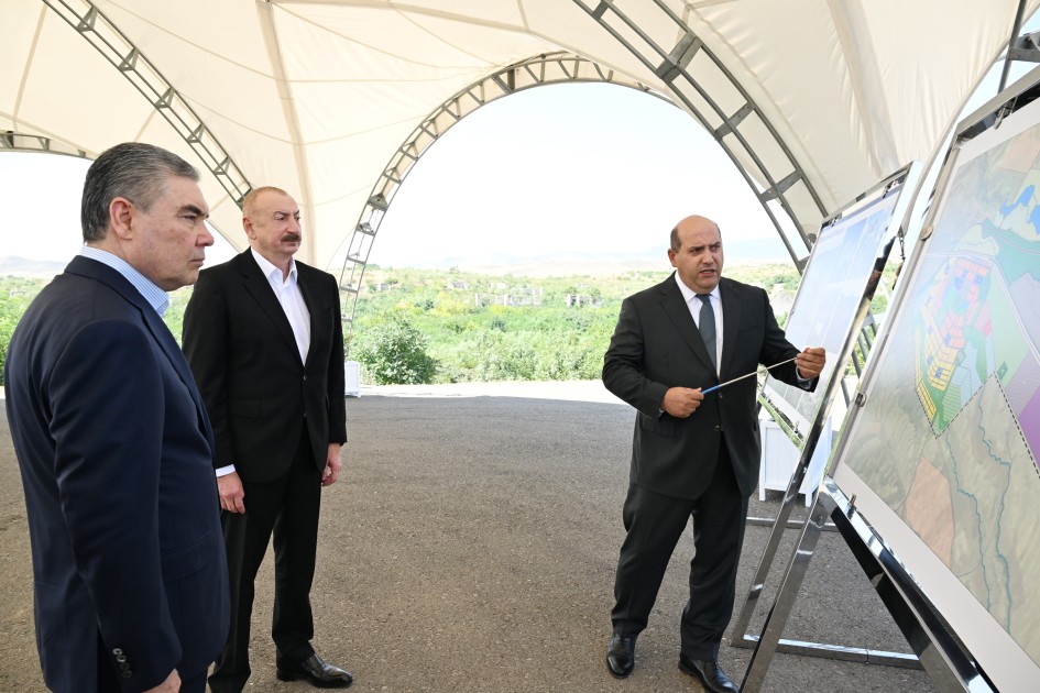 Liderlər Füzuli şəhərinin dağıdılmış yerlərinə baxıblar - FOTOLAR