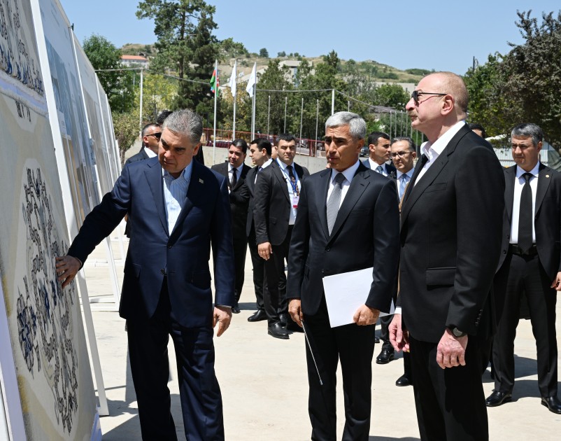 Prezident və Berdiməhəmmədov Yeni Şuşa məscidindəki işlərlə tanış oldular - FOTOLAR