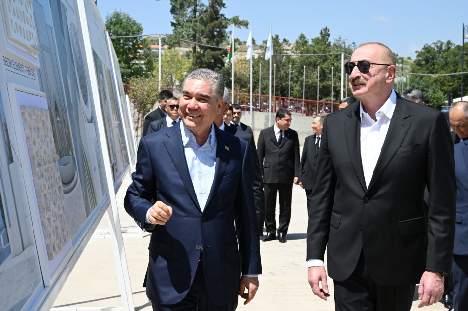 Prezident və Berdiməhəmmədov Yeni Şuşa məscidindəki işlərlə tanış oldular - FOTOLAR