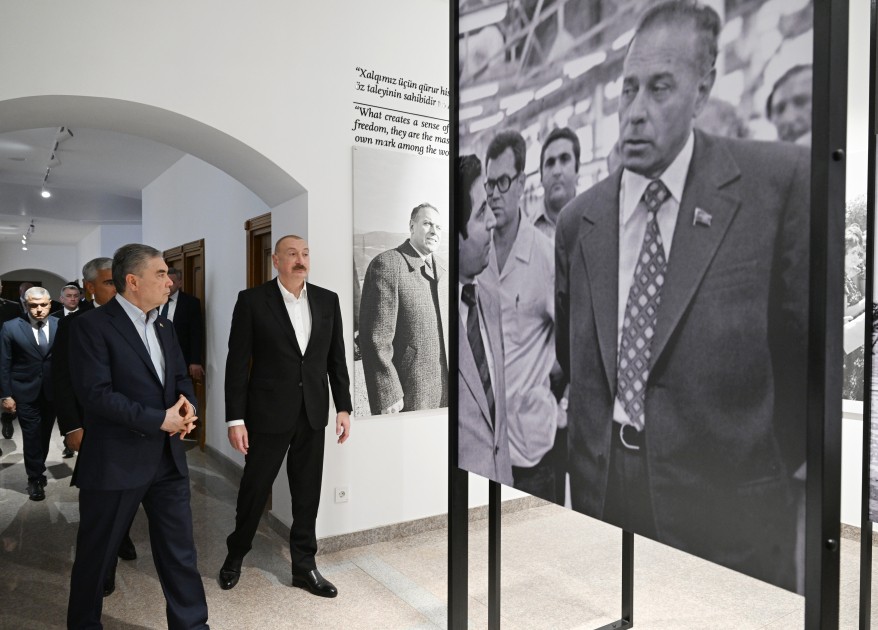 Liderlər  “Heydər Əliyev və Qarabağ” sərgisi ilə tanış oldular - FOTOLAR