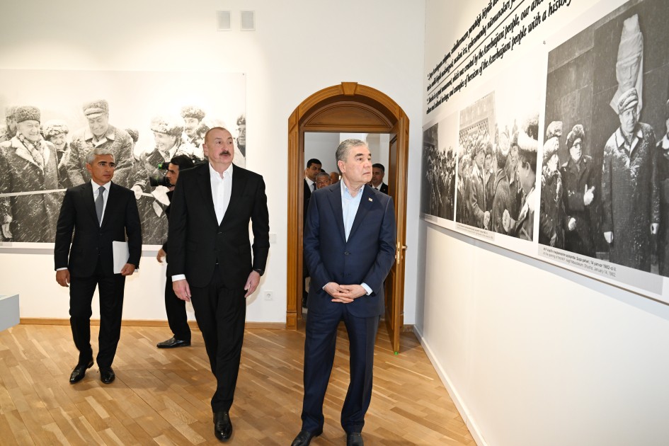 Liderlər  “Heydər Əliyev və Qarabağ” sərgisi ilə tanış oldular - FOTOLAR