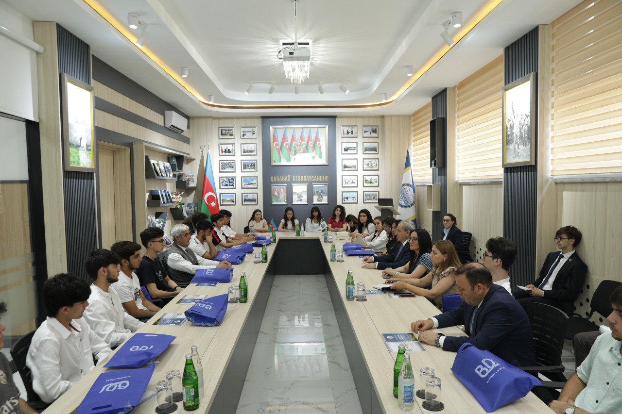 BDU-da şəhid övladları olan abituriyentlər üçün infotur keçirilib - FOTOLAR