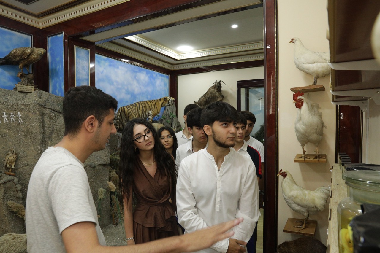 BDU-da şəhid övladları olan abituriyentlər üçün infotur keçirilib - FOTOLAR