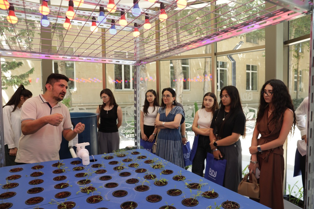 BDU-da şəhid övladları olan abituriyentlər üçün infotur keçirilib - FOTOLAR