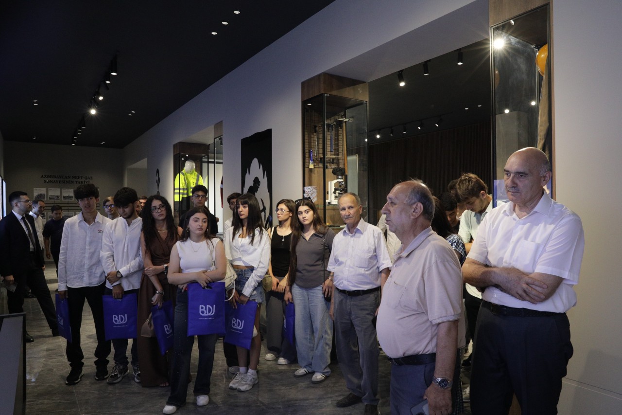 BDU-da şəhid övladları olan abituriyentlər üçün infotur keçirilib - FOTOLAR