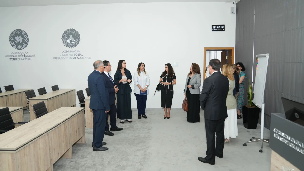 AƏSMA-da Milli Observatoriyanın nümayəndələri ilə görüş keçirildi - FOTOLAR