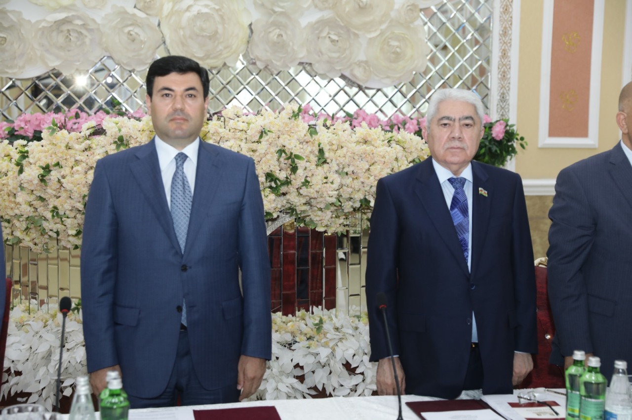 Deputat Ağalar Vəliyev Xaçmazda müəllim və şagirdləri təltif etdi - FOTOLAR