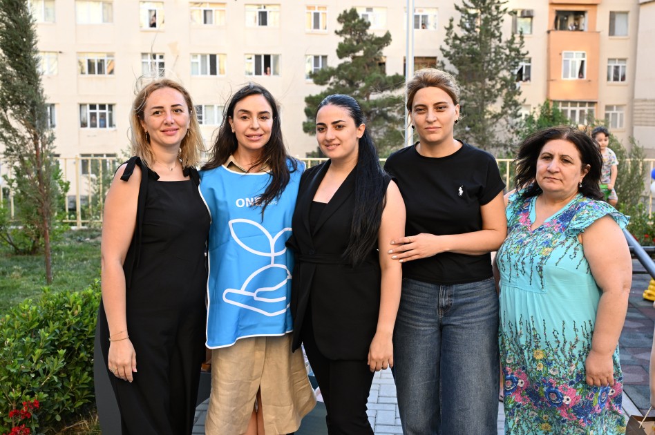 Leyla Əliyeva növbəti abad həyətin açılışında - FOTOLAR