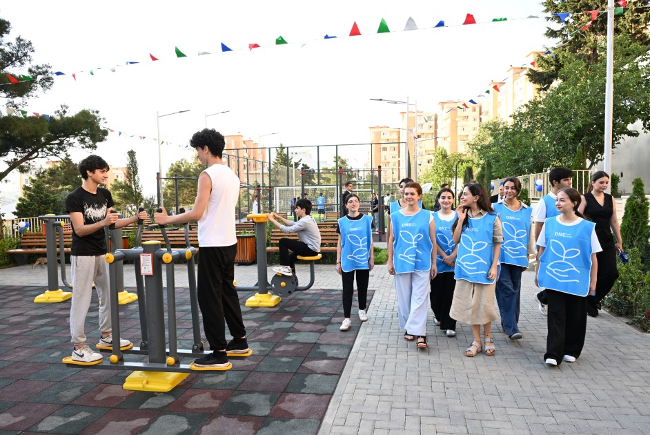 Leyla Əliyeva növbəti abad həyətin açılışında - FOTOLAR